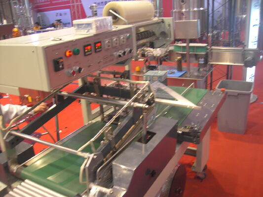 قیمت مناسب دستگاه بسته بندی خودکار فیلم شرینک محیطی با صفحه نمایش لمسی آنلاین